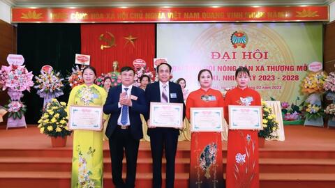 Người nông dân tích cực trong công tác giảm nghèo, xây dựng nông thôn mới