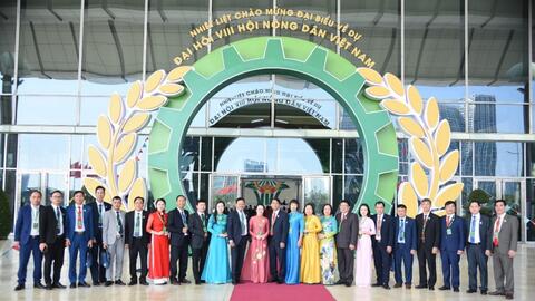 Xác định mục tiêu chiến lược của giai cấp nông dân Việt Nam