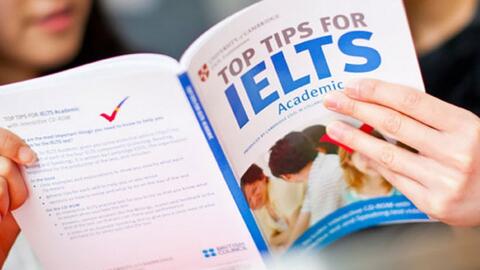 Chạy đua chứng chỉ ngoại ngữ "để làm gì"?