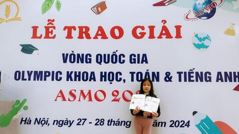 Nguyệt Khuê - mẫu nhí cá tính và học giỏi