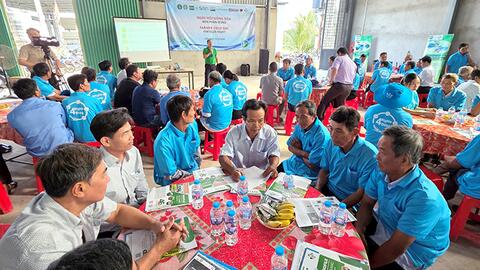 Cần Thơ tổ chức “Ngày hội nông dân bón phân đúng” 