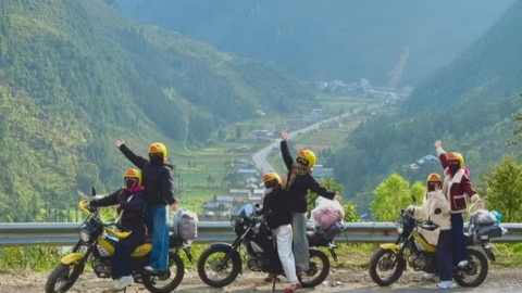 Siết quản lý tour mô tô tại Cao nguyên đá Đồng Văn