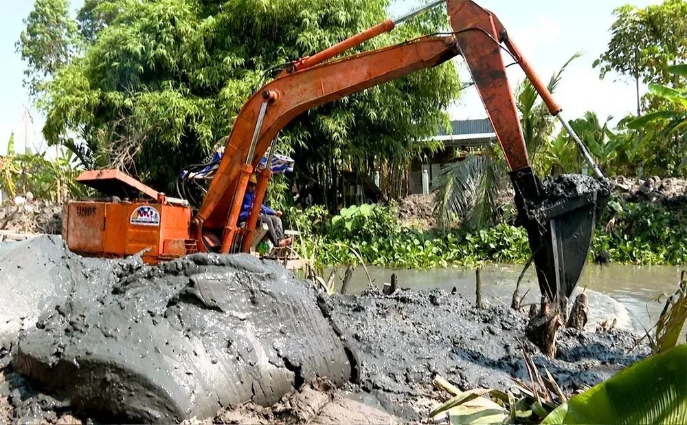 Gỡ “điểm nghẽn” hạ tầng thủy lợi, chủ động ứng phó hạn mặn và ngập úng 
