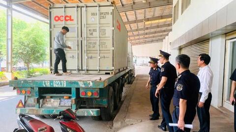 Thu giữ 325.000 bao thuốc lá điếu ESSE Change có dấu hiệu giả mạo nhãn hiệu