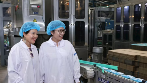 50 năm tin yêu Vinamilk, tuổi 50+ chọn Vinamilk Sure để sống khỏe mỗi ngày