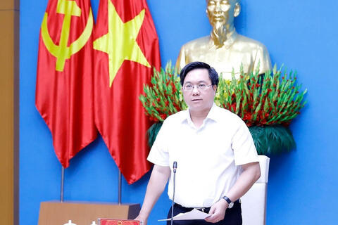 <a href="/chinh-sach" title="Chính sách" rel="dofollow">Chính sách</a>