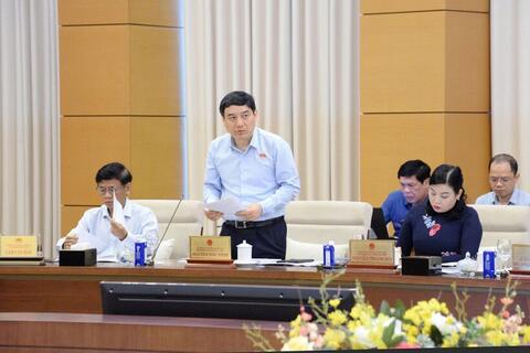 <a href="/chinh-sach" title="Chính sách" rel="dofollow">Chính sách</a>