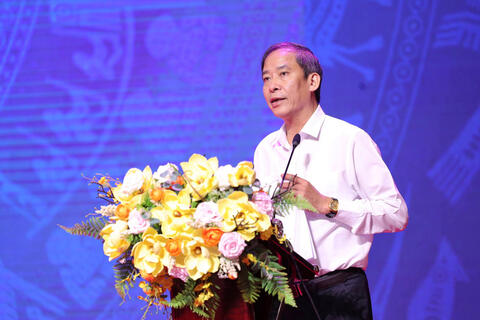 <a href="/chinh-sach" title="Chính sách" rel="dofollow">Chính sách</a>