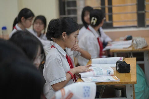 <a href="/chinh-sach" title="Chính sách" rel="dofollow">Chính sách</a>