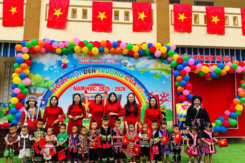 <a href="/chinh-sach" title="Chính sách" rel="dofollow">Chính sách</a>