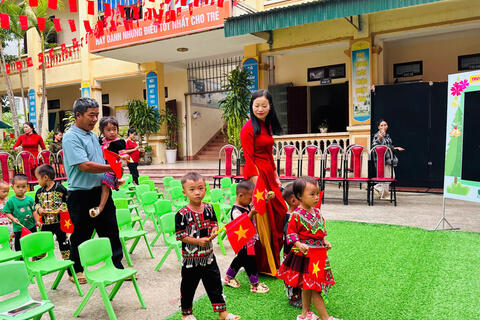 <a href="/nong-thon-moi" title="Nông thôn mới" rel="dofollow">Nông thôn mới</a>