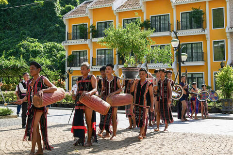 <a href="/nong-thon-moi" title="Nông thôn mới" rel="dofollow">Nông thôn mới</a>