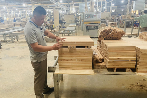 <a href="/nong-thon-moi" title="Nông thôn mới" rel="dofollow">Nông thôn mới</a>