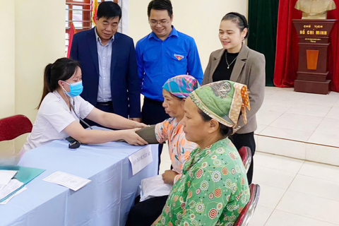 <a href="/tong-hop" title="Tổng hợp" rel="dofollow">Tổng hợp</a>