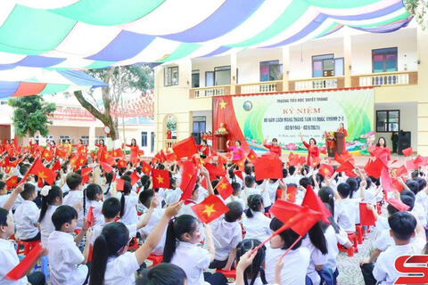 <a href="/nong-thon-moi" title="Nông thôn mới" rel="dofollow">Nông thôn mới</a>