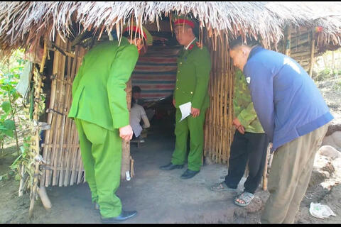 <a href="/nong-thon-moi" title="Nông thôn mới" rel="dofollow">Nông thôn mới</a>