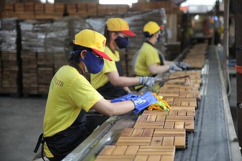 <a href="/xuat-khau" title="Xuất khẩu" rel="dofollow">Xuất khẩu</a>