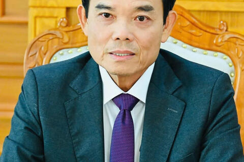 <a href="/nong-thon-moi" title="Nông thôn mới" rel="dofollow">Nông thôn mới</a>