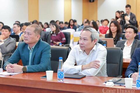 <a href="/xuat-khau" title="Xuất khẩu" rel="dofollow">Xuất khẩu</a>