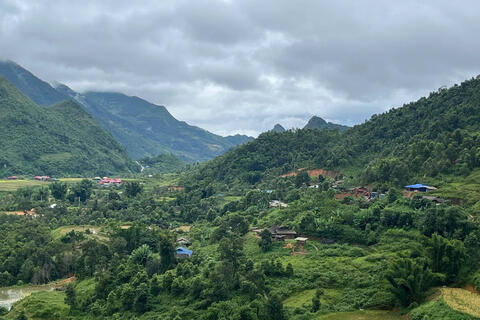 <a href="/nong-thon-moi" title="Nông thôn mới" rel="dofollow">Nông thôn mới</a>