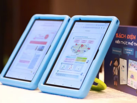 Chuẩn hóa sách giáo khoa điện tử từ nội dung đến quy trình chuyển thể, thẩm định