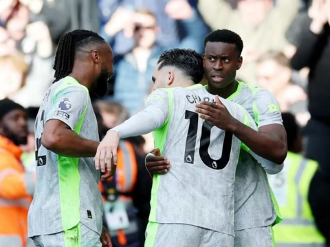 Kịch bản nghẹt thở cho Arsenal và Man City ở Ngoại hạng Anh