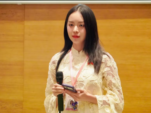 Hoa hậu Thanh Thủy ghi điểm tại Hành trình đỏ