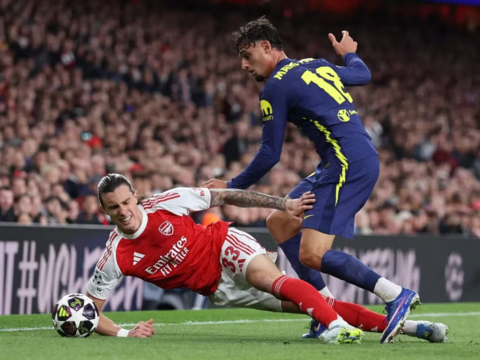 Đội nhà vào chung kết Champions League, cổ động viên Arsenal vẫn phẫn nộ