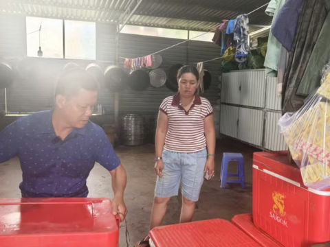 Chủ cơ sở liên quan vụ nghi thức ăn có dòi bị phạt 27 triệu đồng