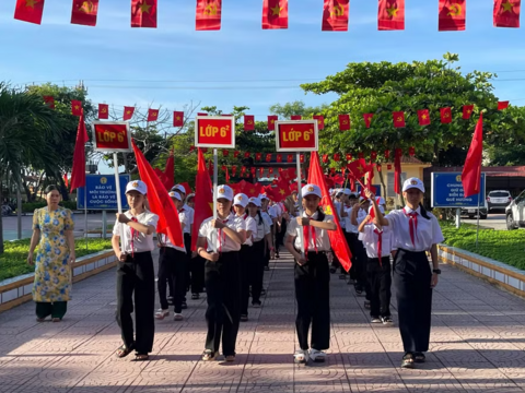 Học sinh Quảng Trị tựu trường sớm 2 tuần trước ngày khai giảng