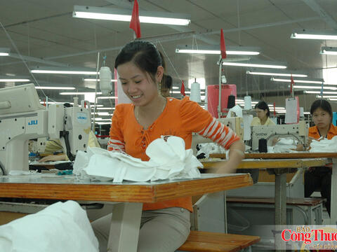Xuất khẩu dệt may 8 tháng đạt 26,897 tỷ USD