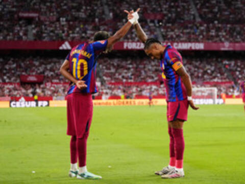 Raphinha lập hai hat-trick liên tiếp, Barca phá kỷ lục đầu mùa