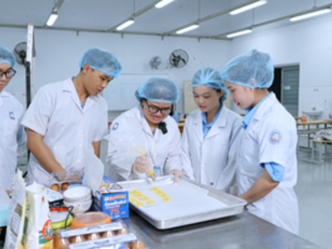 Gắn kết doanh nghiệp, tiếp sức sinh viên nghèo học nghề vươn lên