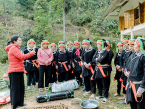 Trao kỹ năng nghề cho người dân vùng khó