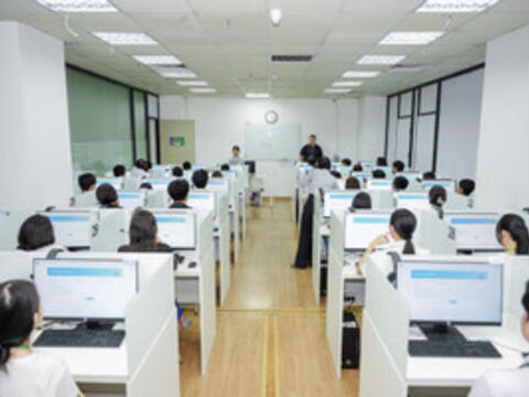 Giải pháp nào để chuẩn hóa năng lực số cho học sinh trong thời đại AI?
