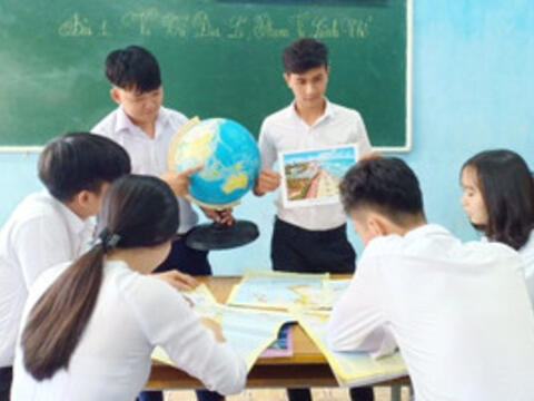 Chuyển từ dạy học sinh đọc sang hiểu và đánh giá bản đồ thế giới mới