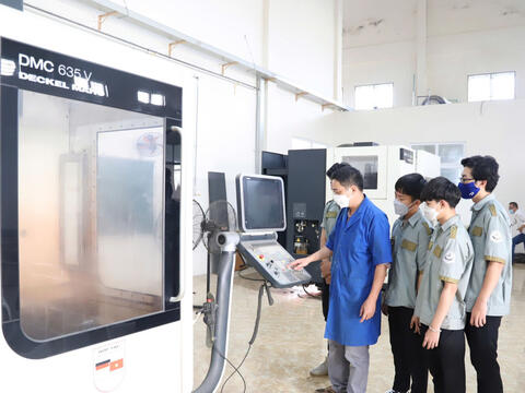 Gắn đào tạo với doanh nghiệp, nâng chất lượng đầu ra