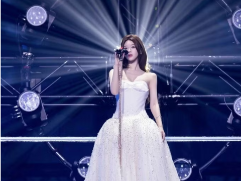 Triệu Lộ Tư gây 'bão' tranh luận với concert hơn 1 tỷ lượt xem