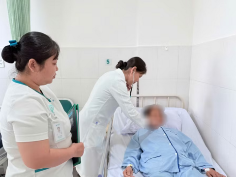 Can thiệp nhanh, cứu người bệnh tím tái do hít sặc khoai mì