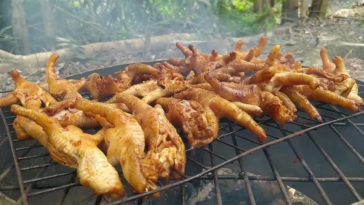 TP. Hồ Chí Minh: Chân gà giá rẻ tràn lan và nỗi lo về an toàn thực phẩm