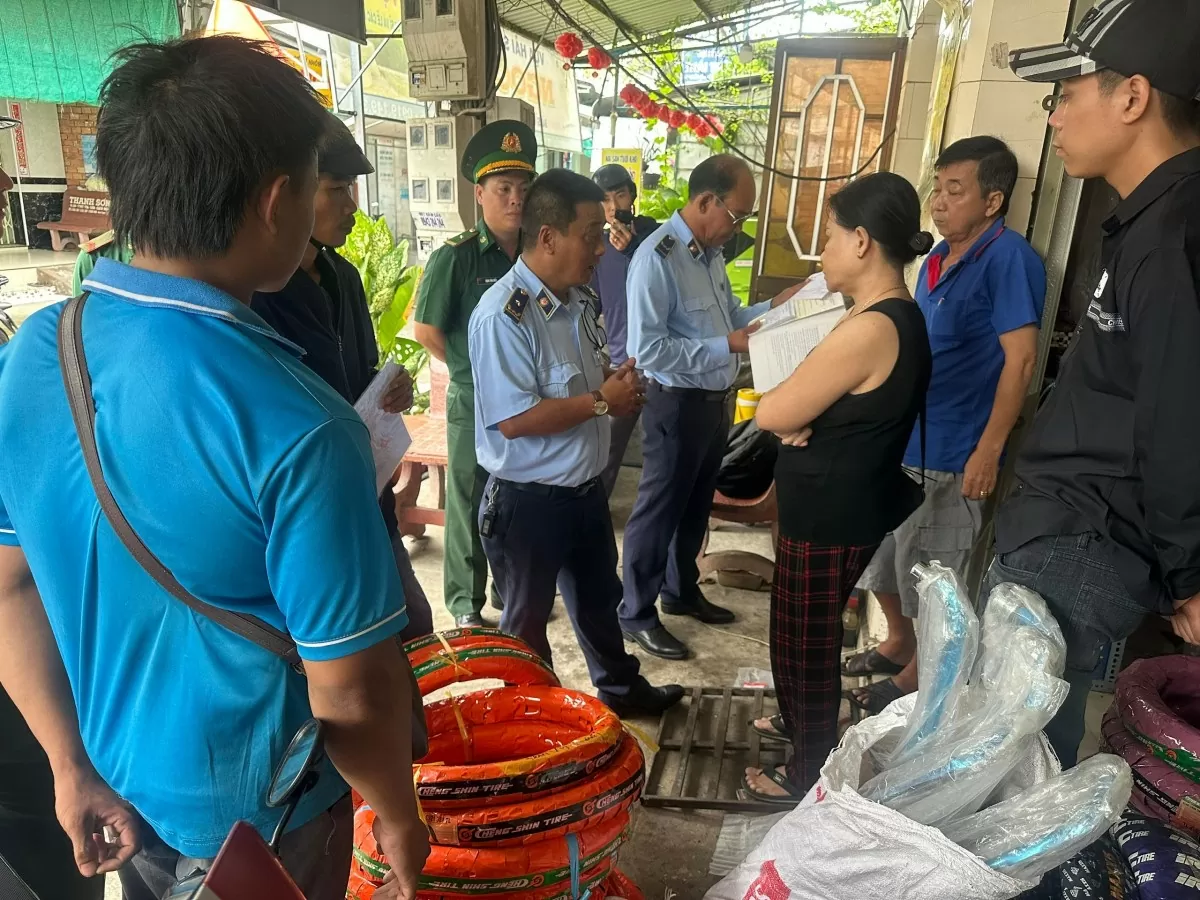 Cà Mau: Tạm giữ phụ tùng xe máy không rõ nguồn gốc