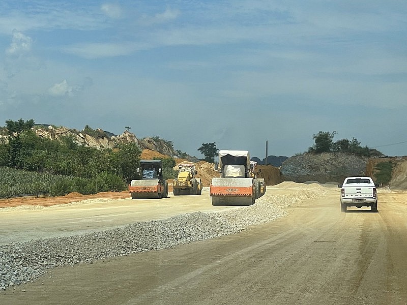 Thủ tướng Chính phủ yêu cầu xử lý hành vi đầu cơ, găm hàng, tăng giá bất hợp lý hàng hoá