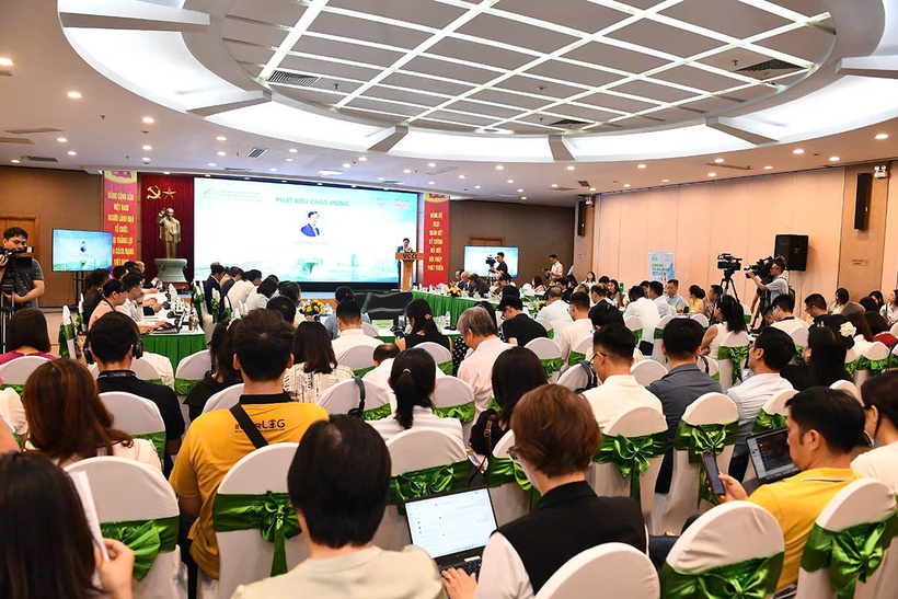 Toàn cảnh diễn đàn