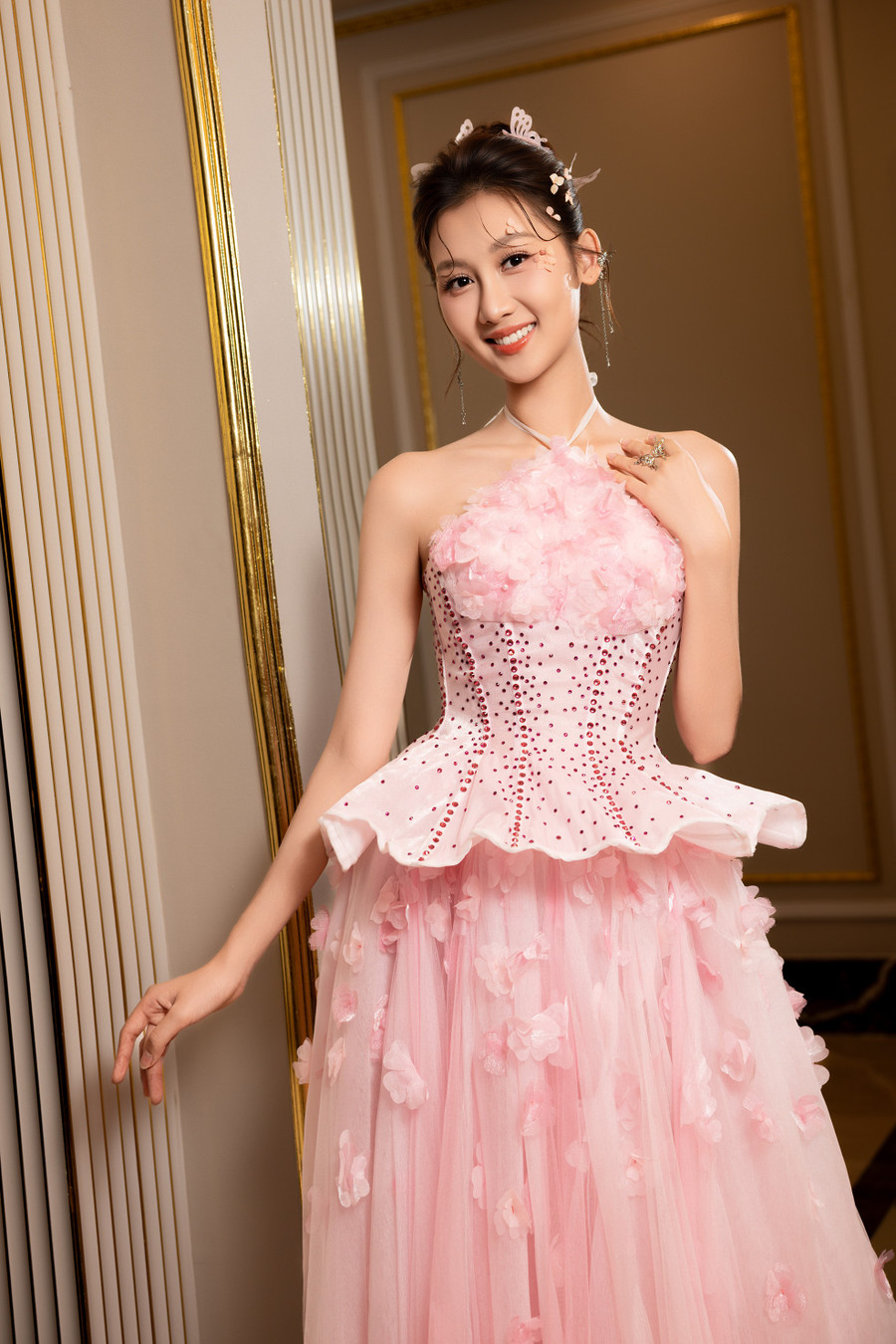 Đương kim Miss Grand Vietnam Võ Lê Quế Anh. hoa-hau-que-anh-13.jpg