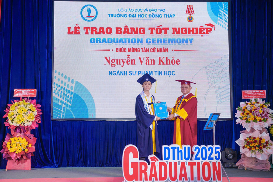 Lễ trao bằng tốt nghiệp cho hơn 1.500 tân cử nhân và tân kỹ sư. dong-thap-3.jpg
