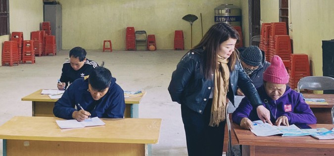 Lớp học xoá mù chữ ở Lạng Sơn.