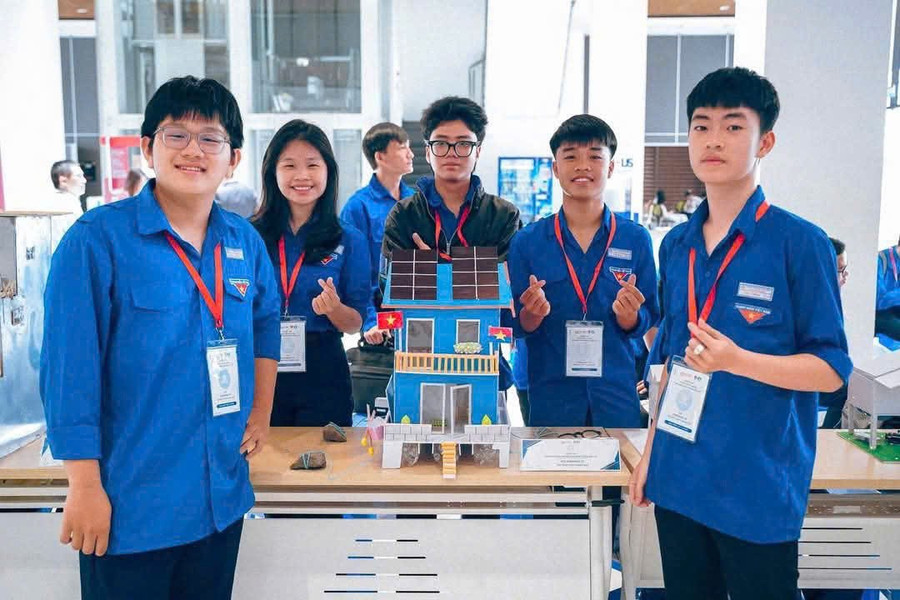 Sinh hoạt của Câu lạc bộ STEM Trường THPT Thanh Khê (Thanh Khê, Đà Nẵng). Ảnh: NTCC