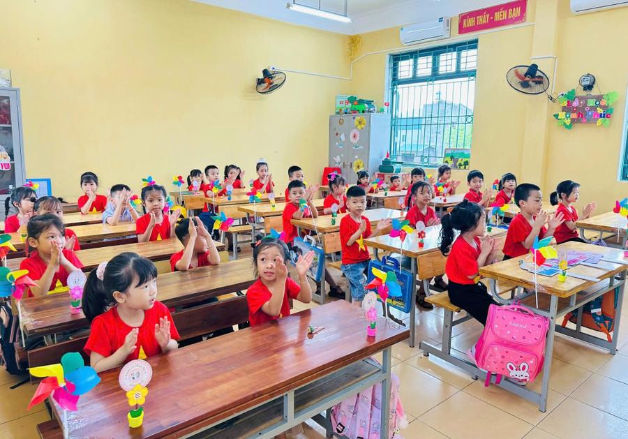 Học sinh lớp Một Trường Tiểu học Trường Thành, Minh Xuân. 1000040322.jpg