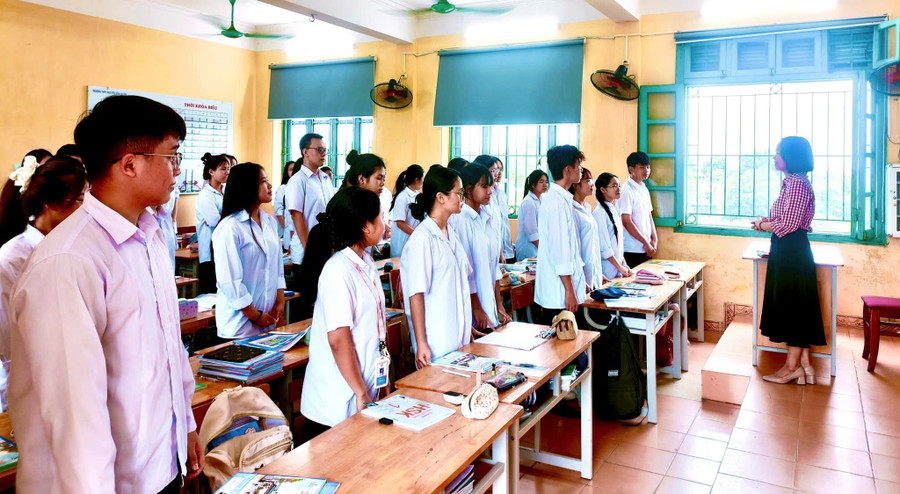 Học sinh Trường THPT Nguyễn Văn Huyên, An Tường, Tuyên Quang khởi động năm học mới. 1000040403.jpg