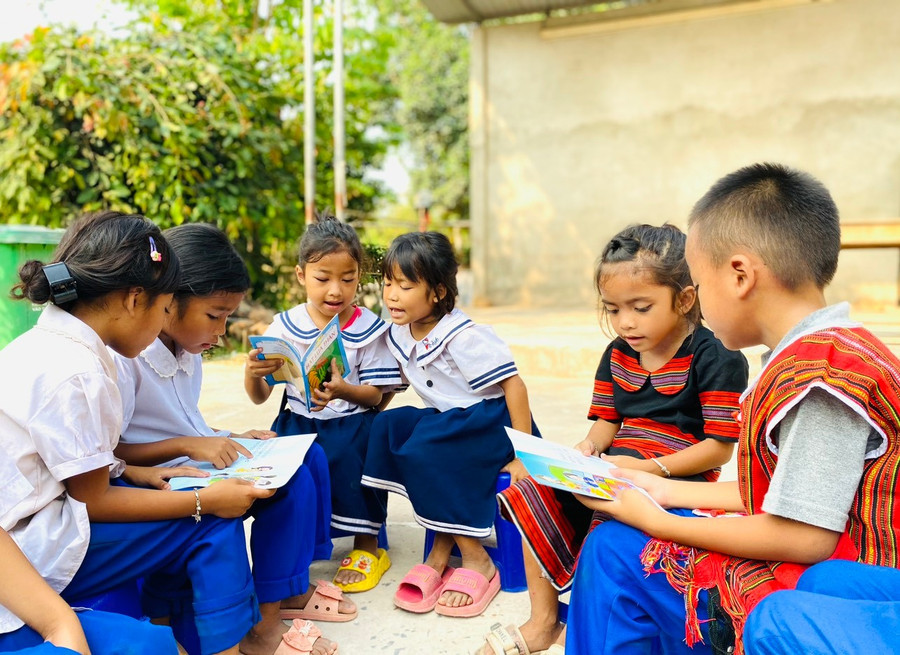 Học sinh Trường Tiểu học - THCS A Xing, xã Lìa, Quảng Trị. a-xing-1.jpg